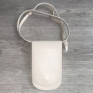 NWOT Sleek White Crossbody Bag or can be looped through as a belt